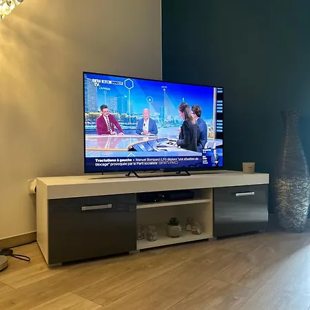 Maison De Neuve Et Moderne Lejlighed