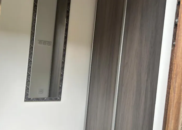 Maison De Neuve Et Moderne *